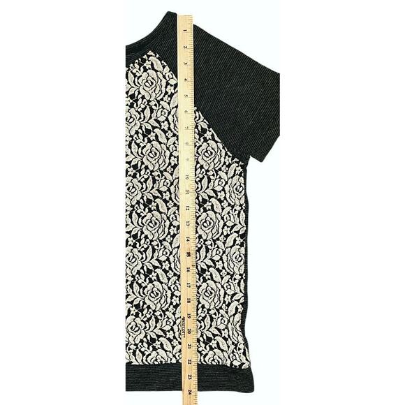 Sanctuary Semi-Sheer Lace Front Rose Design Gray & Cream Top Medium - Picture 2 of 7